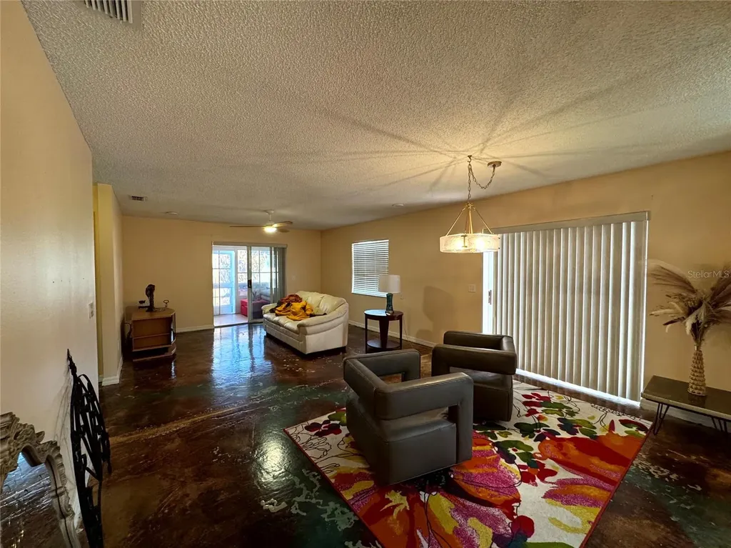 413 Calzada Court Lady Lake FL 32159