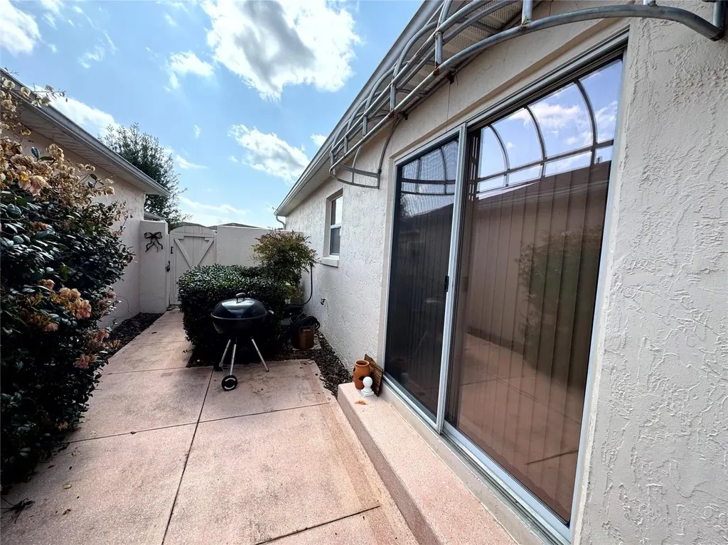 413 Calzada Court Lady Lake FL 32159