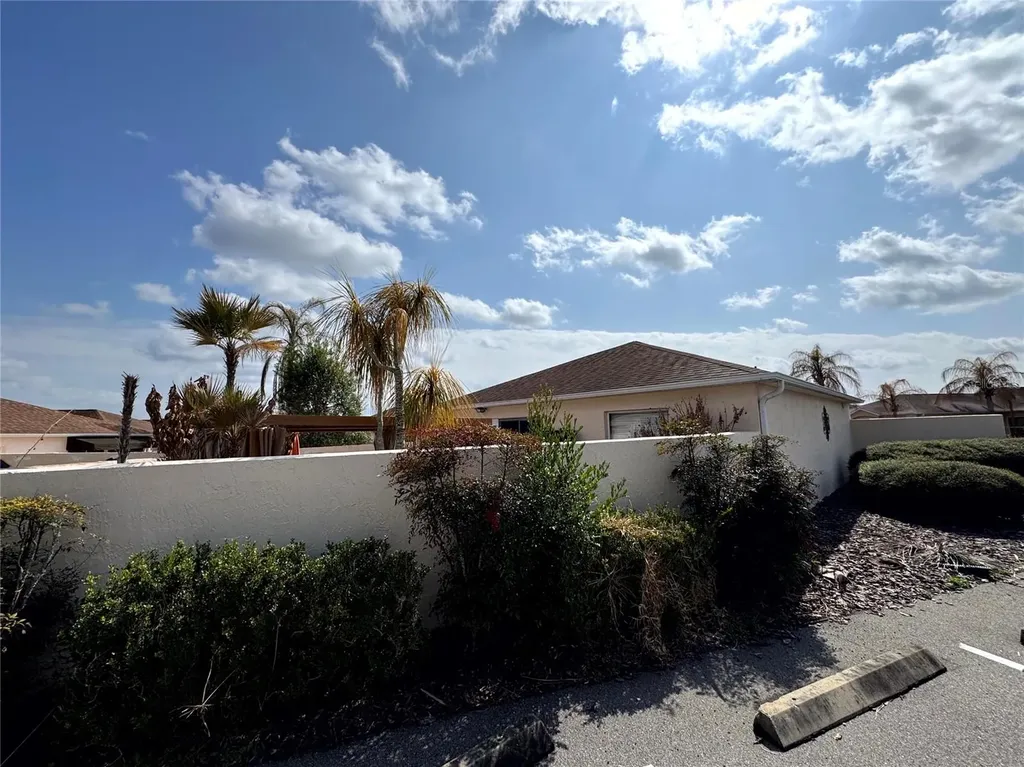 413 Calzada Court Lady Lake FL 32159