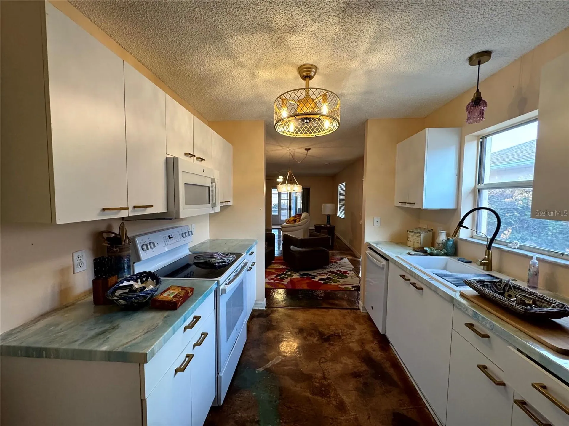 413 Calzada Court Lady Lake FL 32159