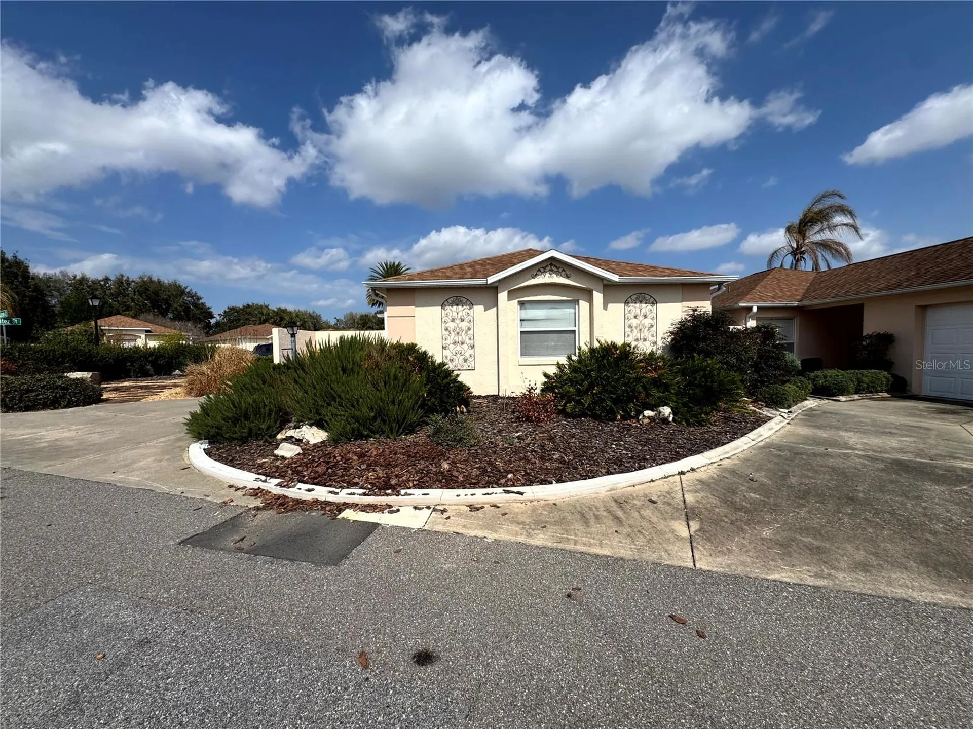 413 Calzada Court Lady Lake FL 32159