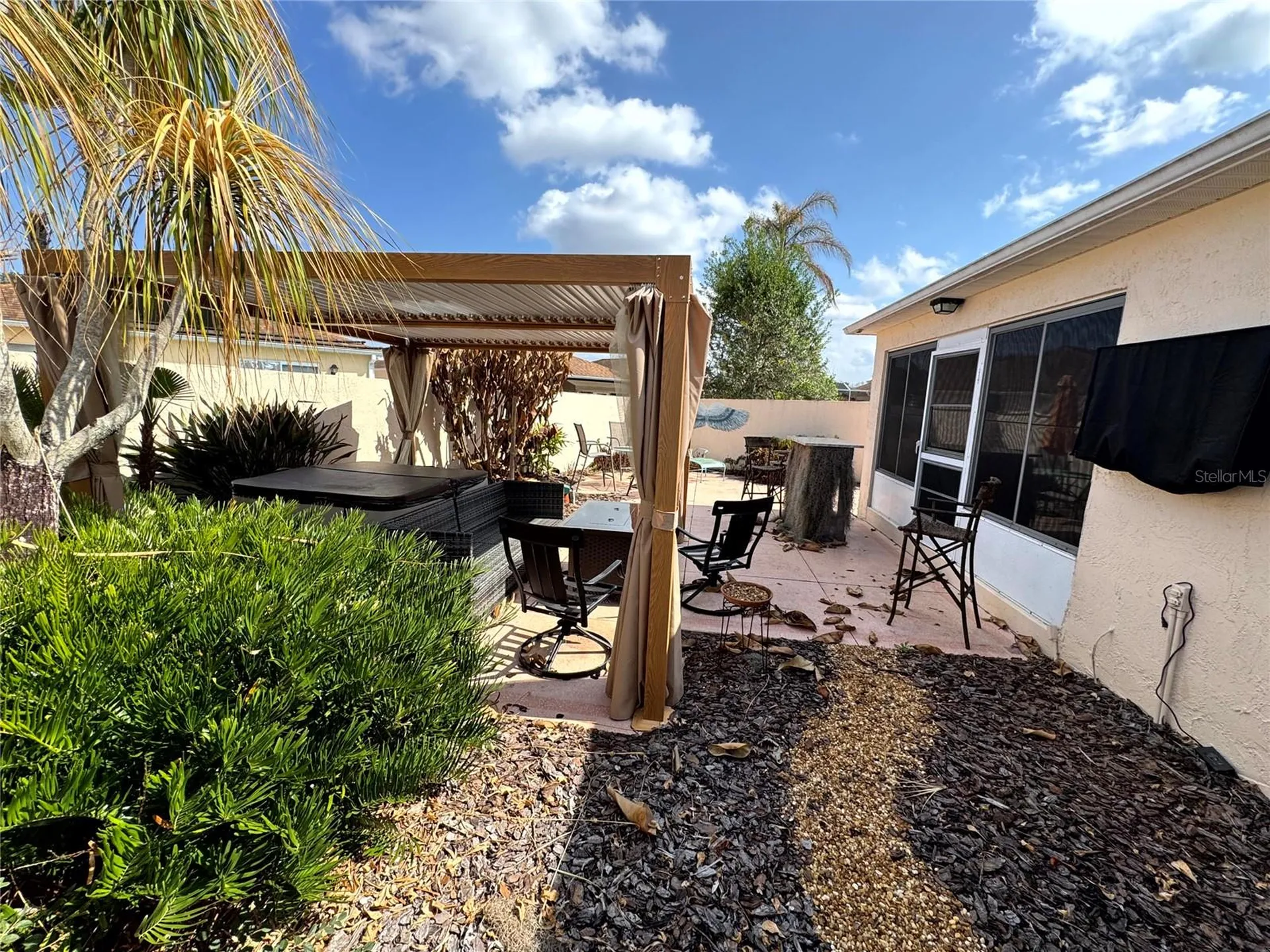 413 Calzada Court Lady Lake FL 32159