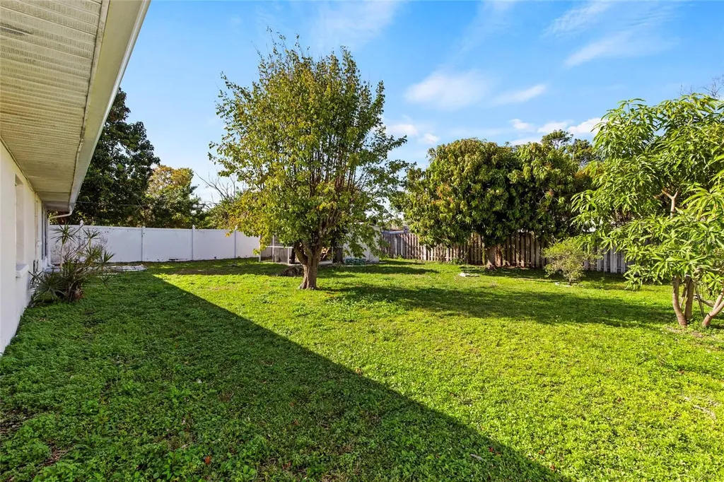 2804 W 27th Avenue Drive Bradenton FL 34205