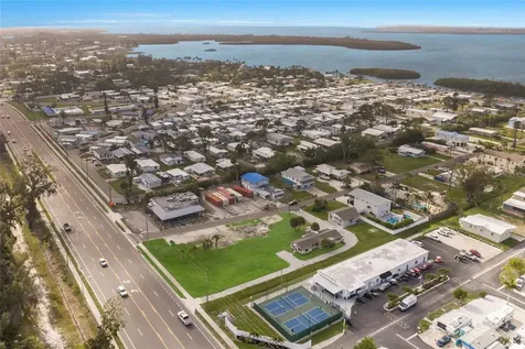 10601-10611 Cortez Road W Bradenton FL 34210