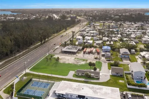 10601-10611 Cortez Road W Bradenton FL 34210