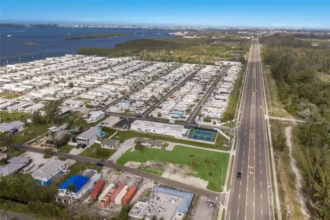 10601-10611 Cortez Road W Bradenton FL 34210