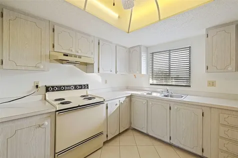 3408 Lake Bayshore Drive Bradenton FL 34205