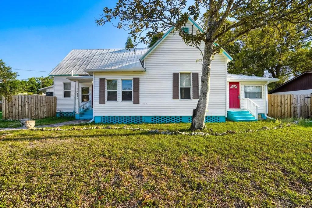 2523 10th Avenue W Bradenton FL 34205