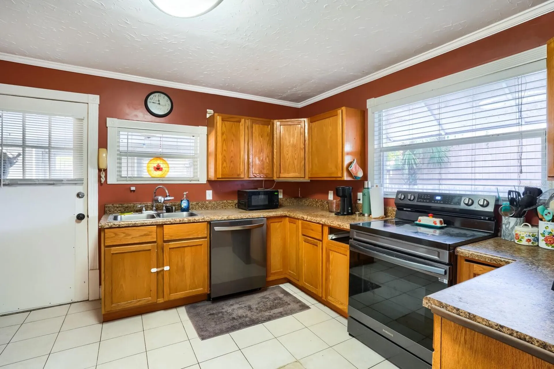 2523 10th Avenue W Bradenton FL 34205