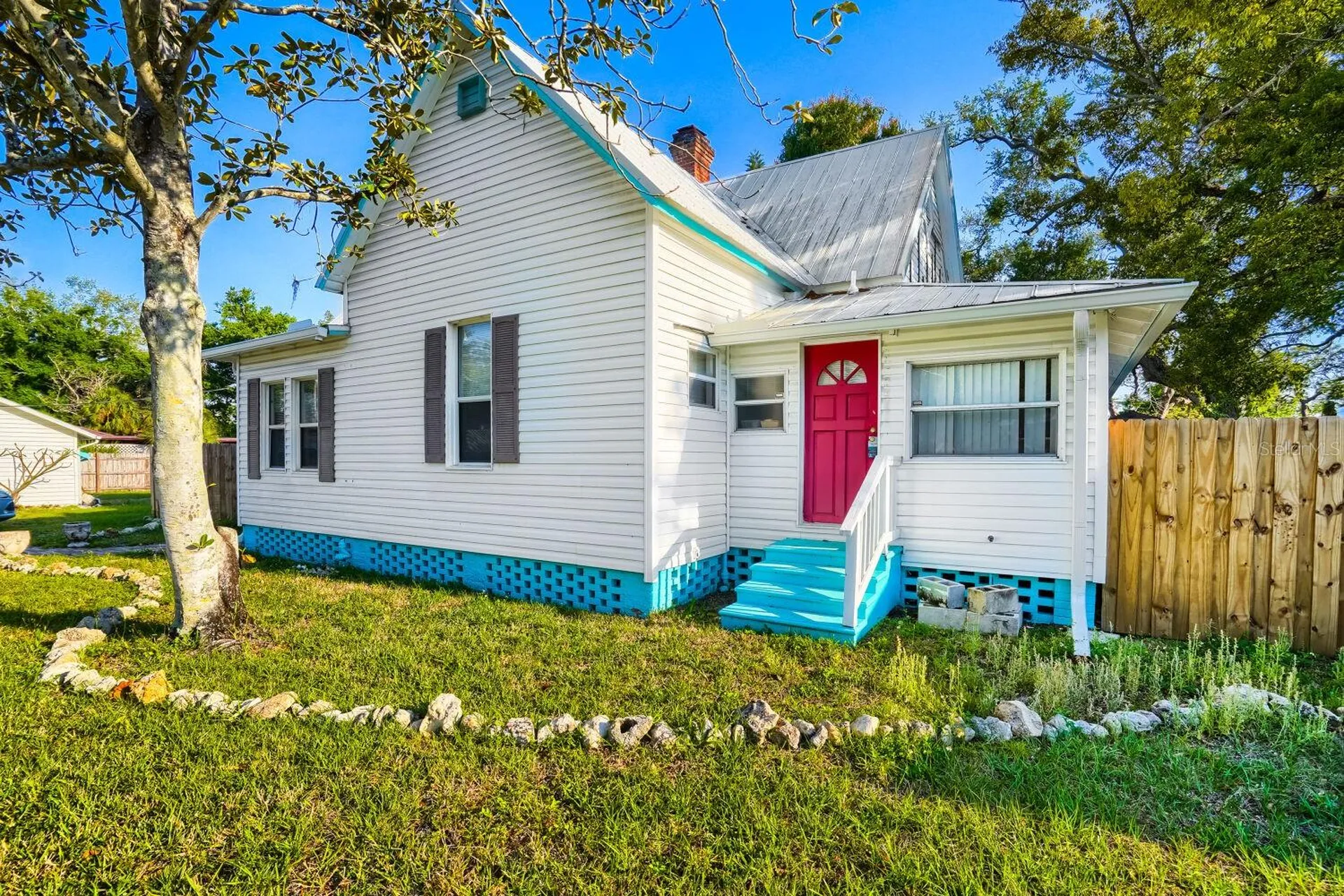 2523 10th Avenue W Bradenton FL 34205