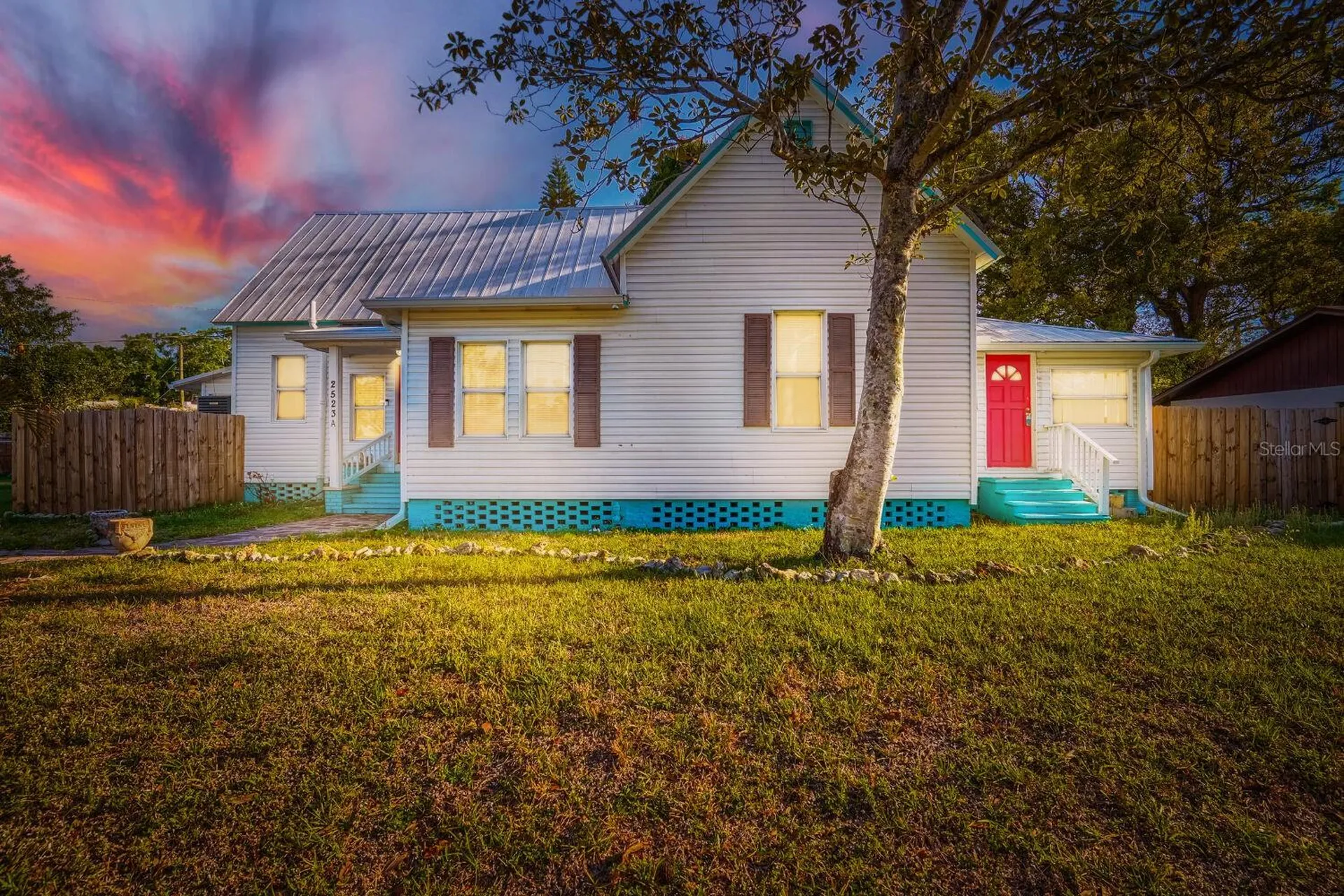 2523 10th Avenue W Bradenton FL 34205