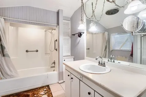 2523 10th Avenue W Bradenton FL 34205