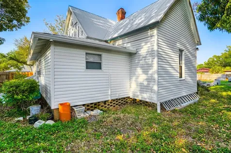 2523 10th Avenue W Bradenton FL 34205