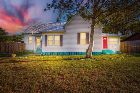 2523 10th Avenue W Bradenton FL 34205