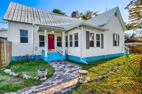 2523 10th Avenue W Bradenton FL 34205