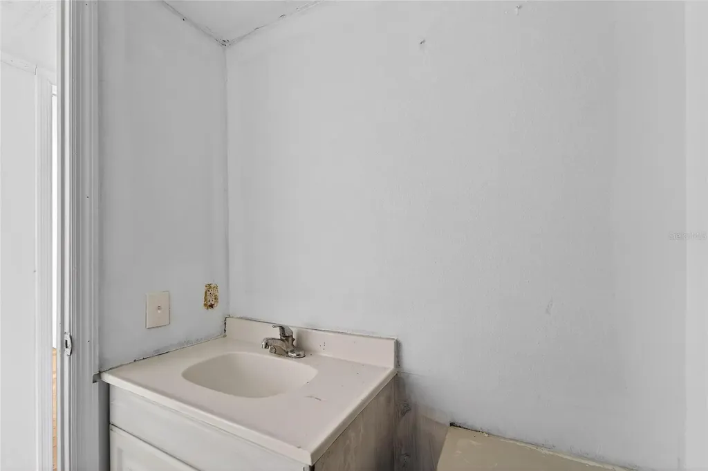 35238 Manuel Street Webster FL 33597