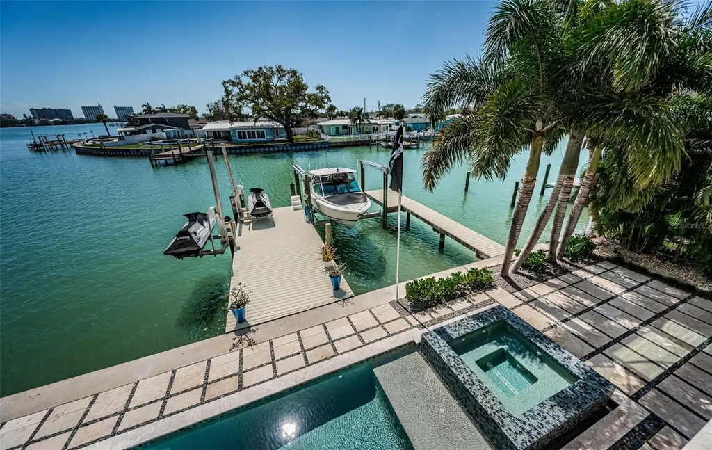 7822 Causeway Boulevard S St Petersburg FL 33707
