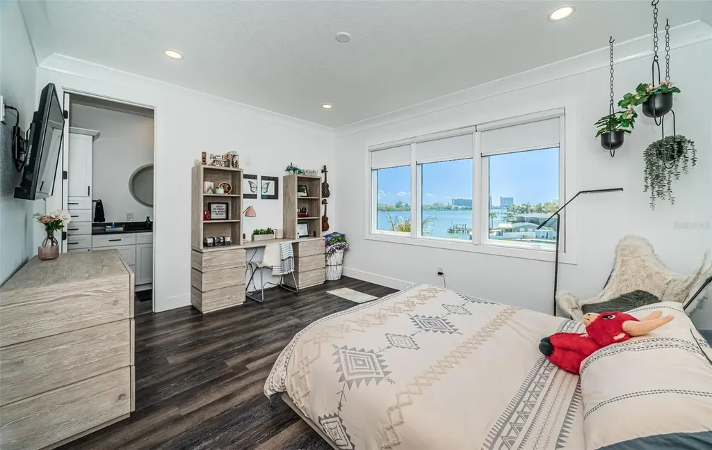 7822 Causeway Boulevard S St Petersburg FL 33707