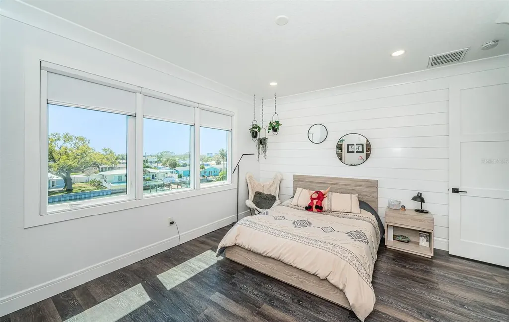 7822 Causeway Boulevard S St Petersburg FL 33707