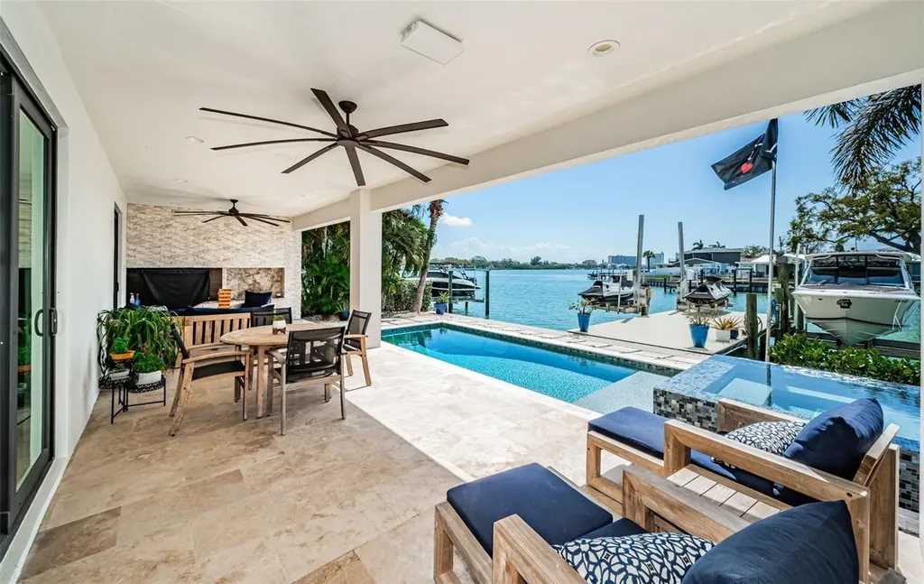 7822 Causeway Boulevard S St Petersburg FL 33707