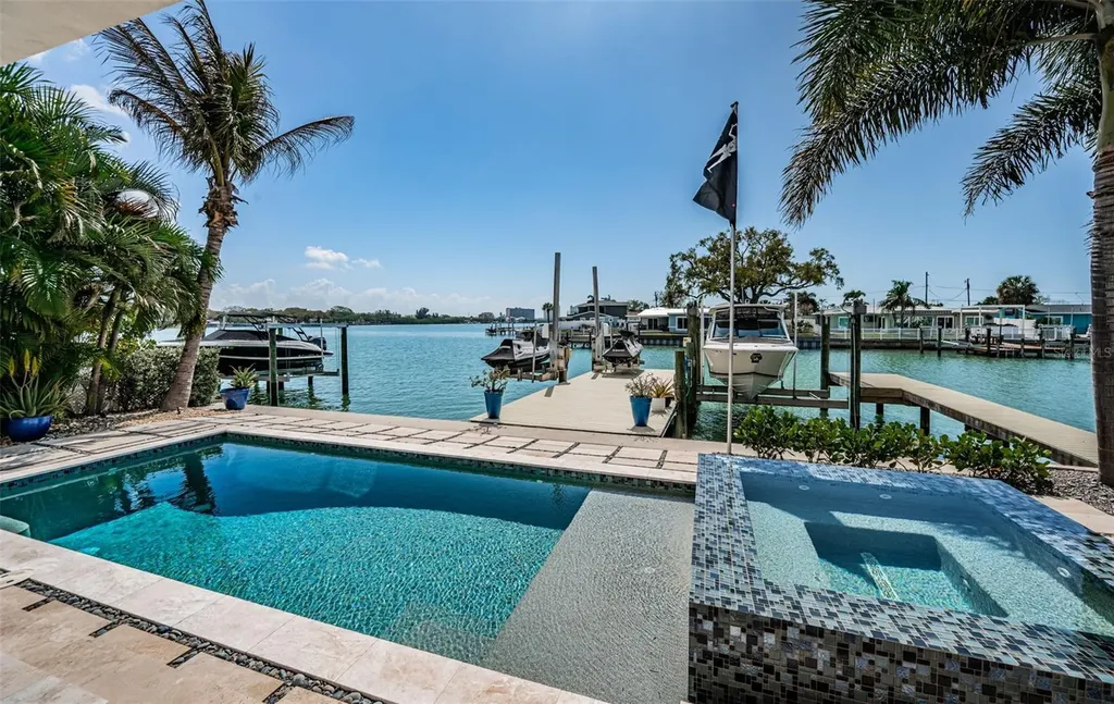 7822 Causeway Boulevard S St Petersburg FL 33707