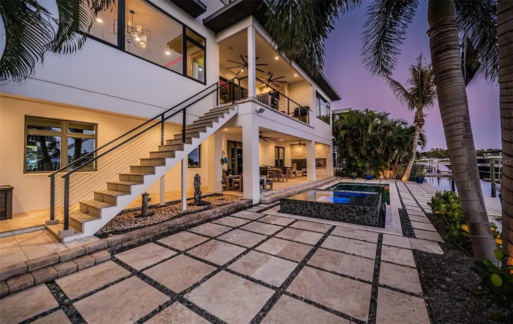 7822 Causeway Boulevard S St Petersburg FL 33707