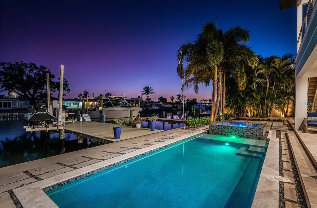 7822 Causeway Boulevard S St Petersburg FL 33707