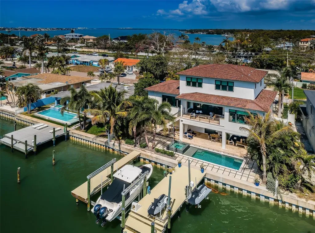 7822 Causeway Boulevard S St Petersburg FL 33707