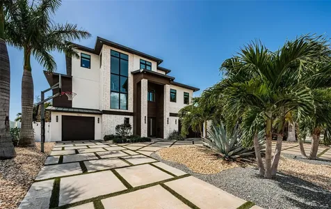 7822 Causeway Boulevard S St Petersburg FL 33707