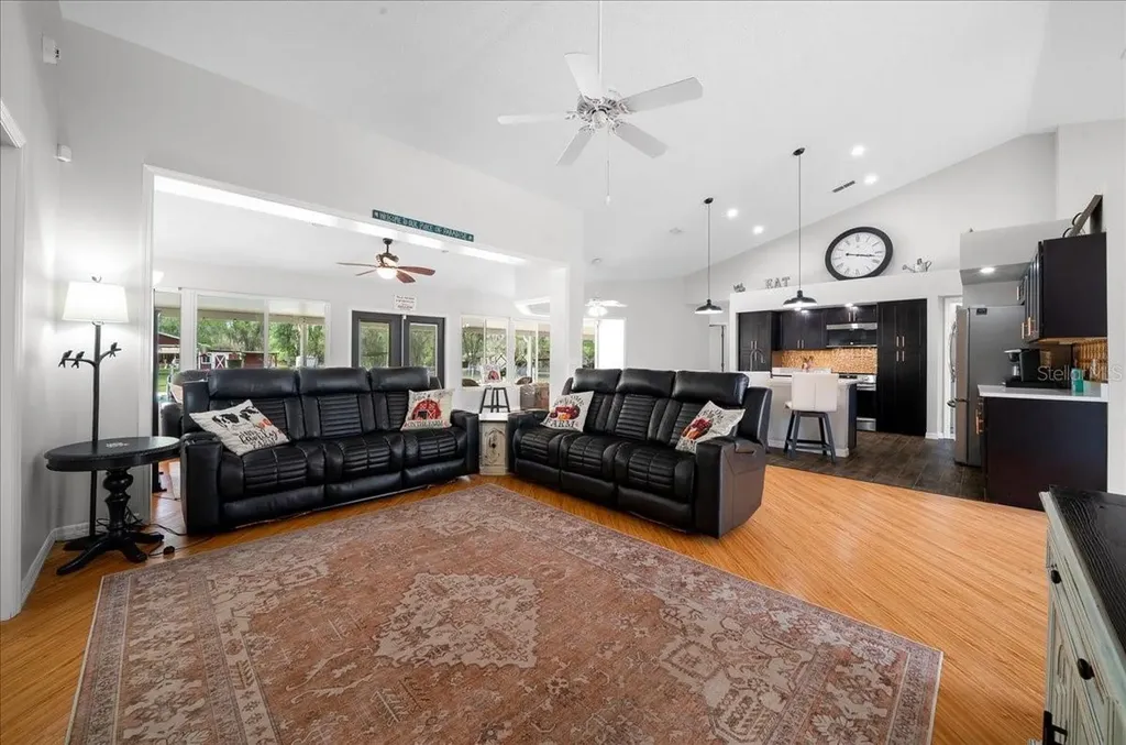 11831 SW Highway 484 Dunnellon FL 34432