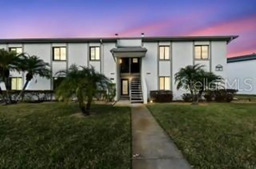 104 E Cypress Court Oldsmar FL 34677