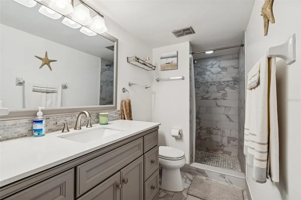 104 E Cypress Court Oldsmar FL 34677