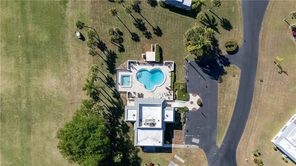 4 E Greens Circle Lehigh Acres FL 33936