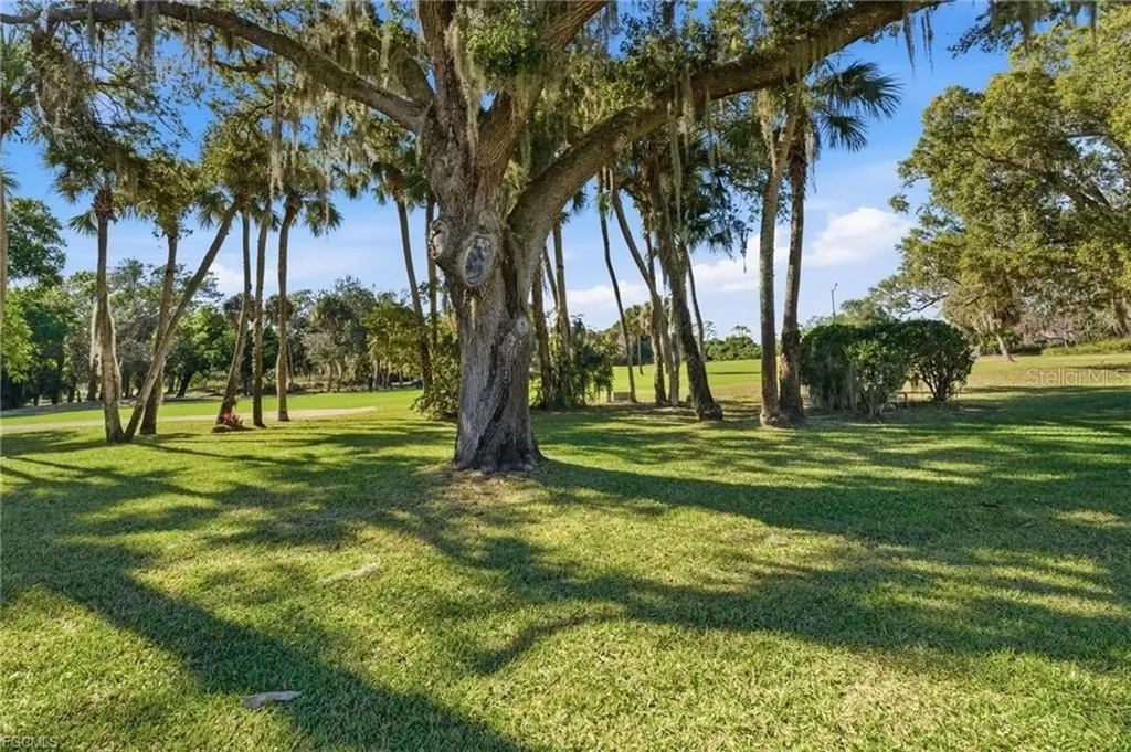 4 E Greens Circle Lehigh Acres FL 33936