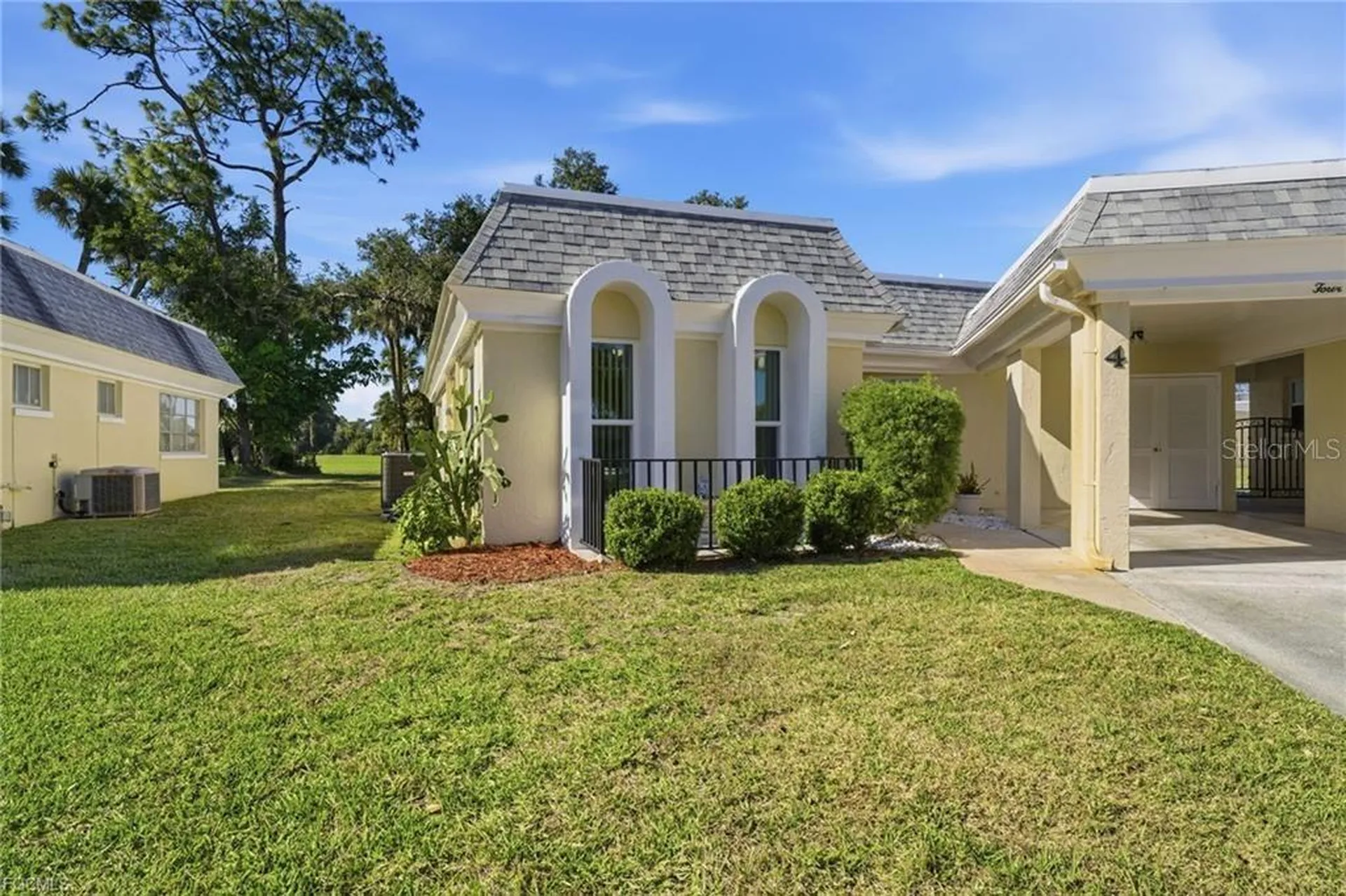 4 E Greens Circle Lehigh Acres FL 33936