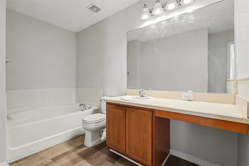 404 Vine Cliff Street Ruskin FL 33570