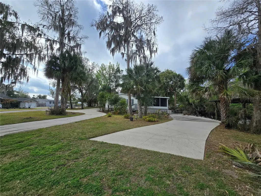 56449 Maple Road Astor FL 32102