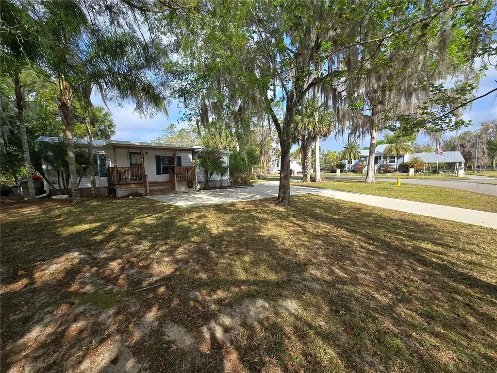 56449 Maple Road Astor FL 32102
