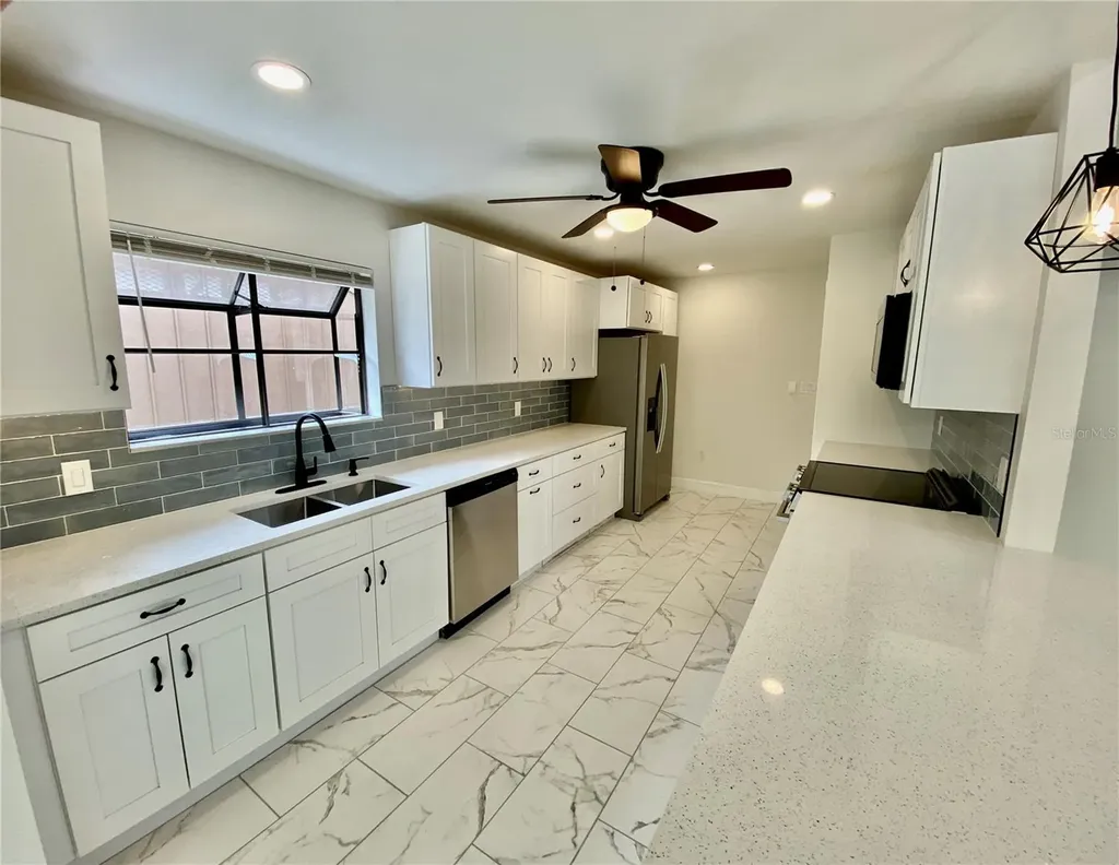 1305 Water Oak Way N Bradenton FL 34209