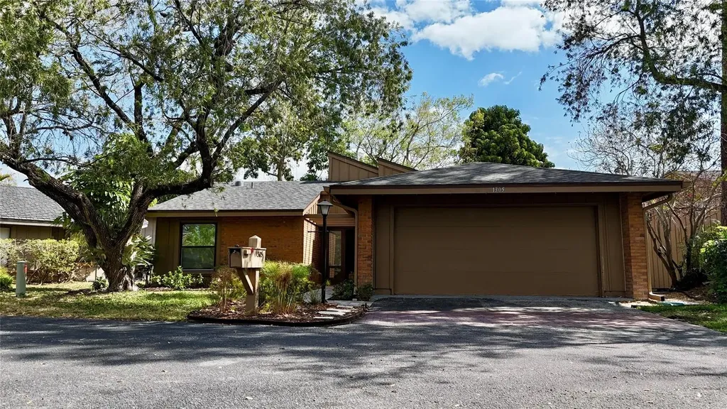 1305 Water Oak Way N Bradenton FL 34209