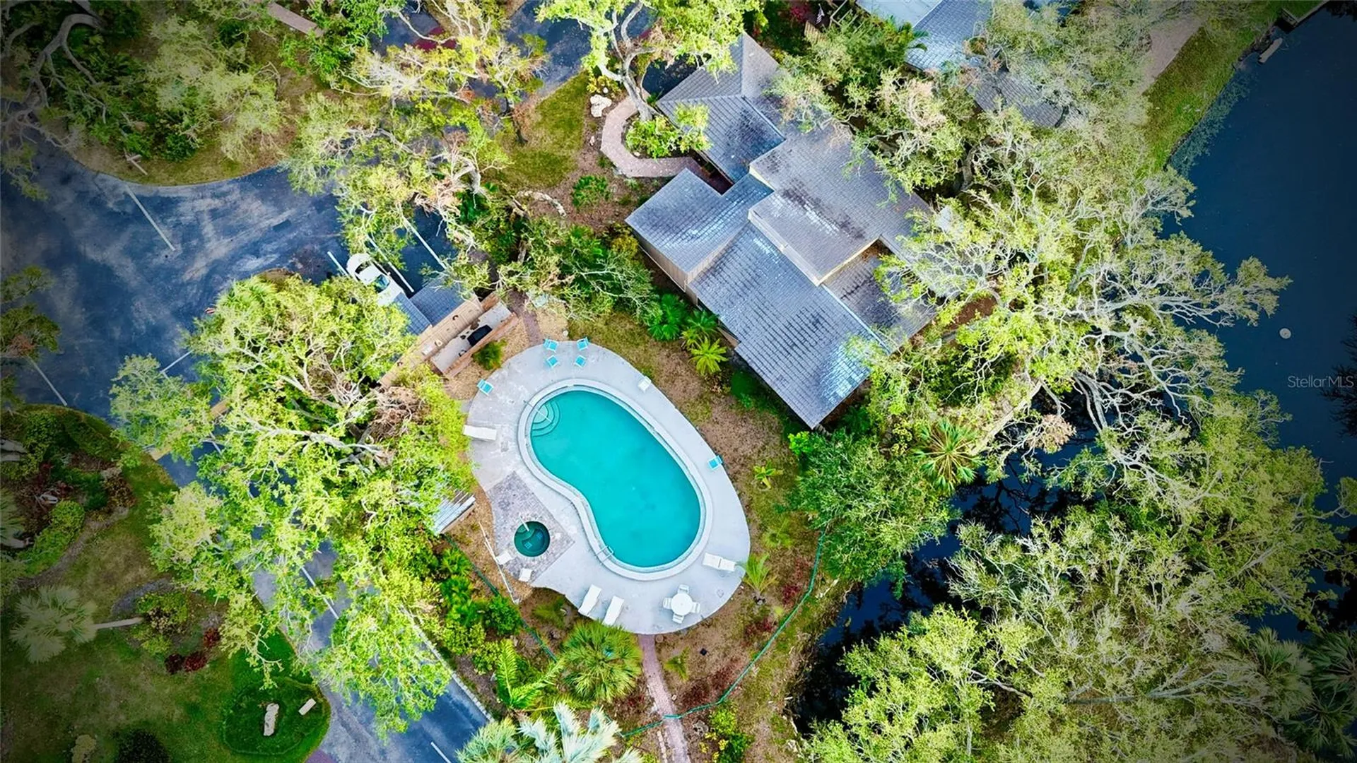 1305 Water Oak Way N Bradenton FL 34209