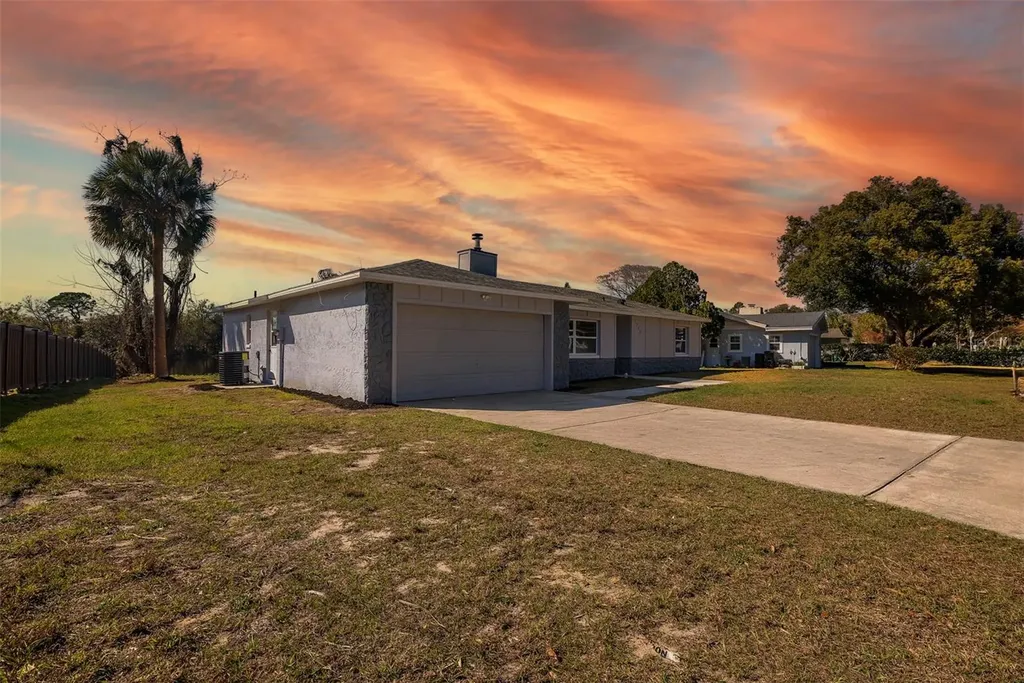 1350 Lake Asher Circle Apopka FL 32703