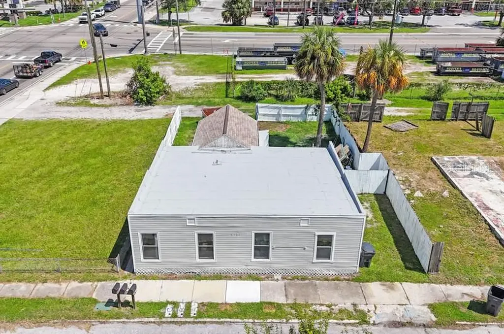 2753 53rd Avenue N St Petersburg FL 33714