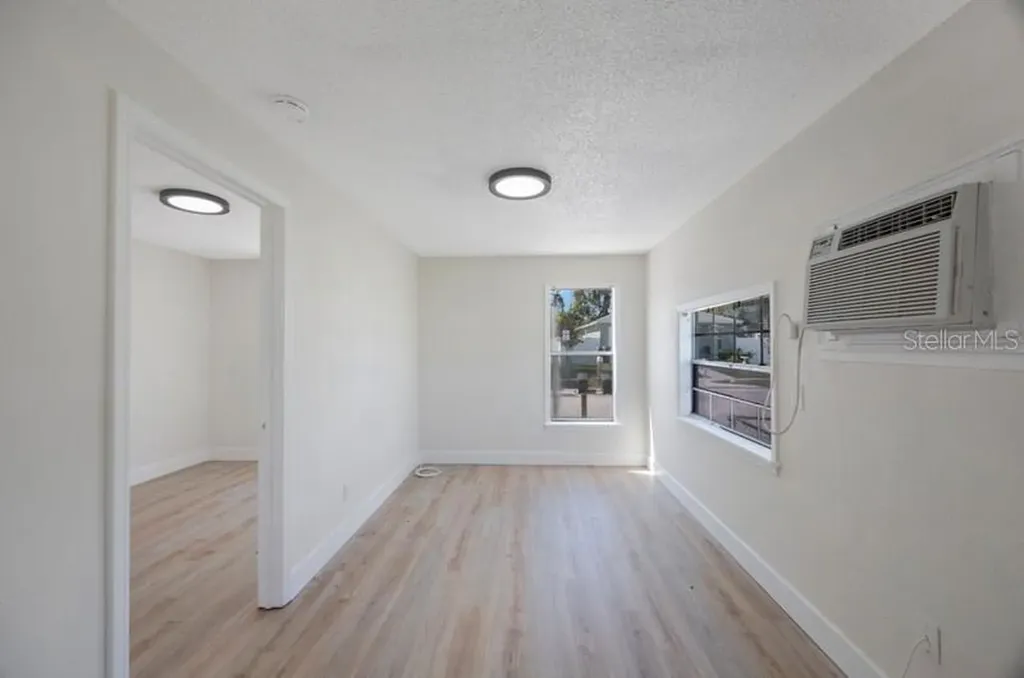 2753 53rd Avenue N St Petersburg FL 33714