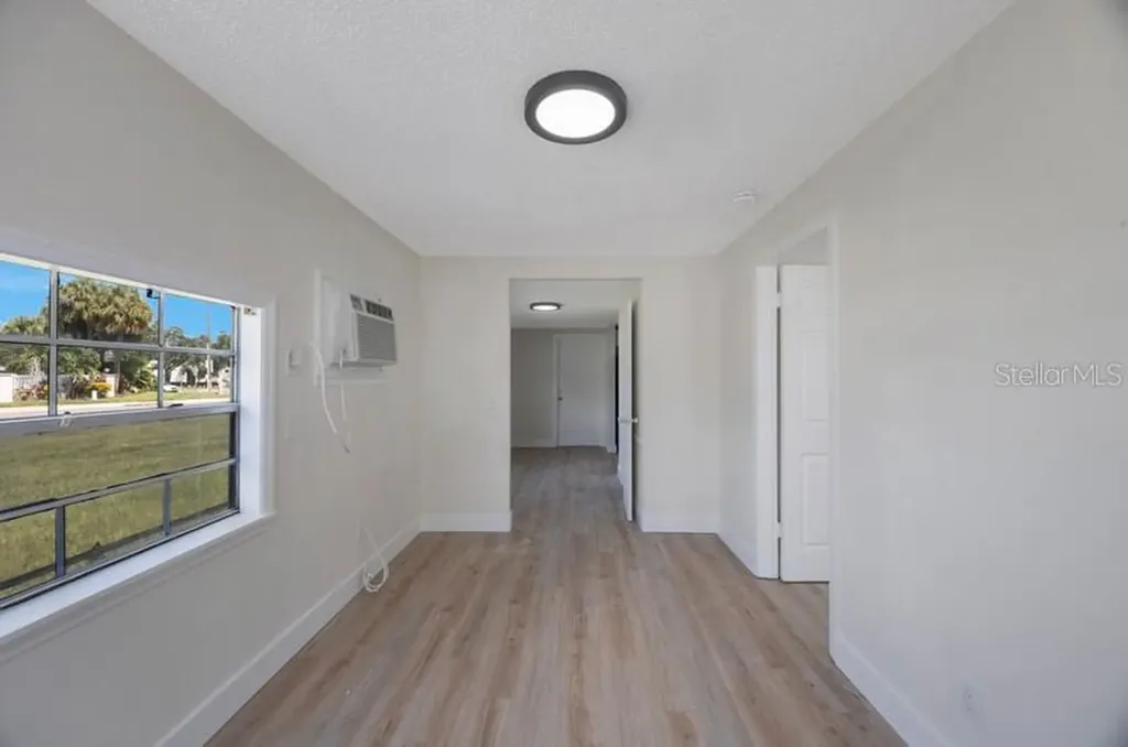 2753 53rd Avenue N St Petersburg FL 33714