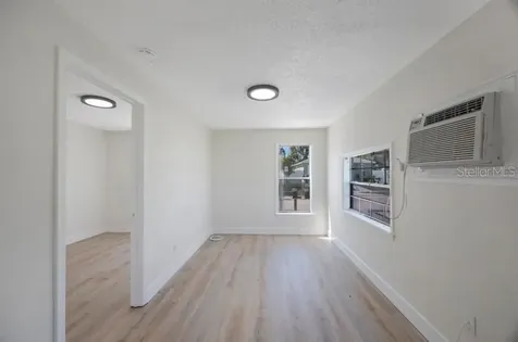 2753 53rd Avenue N St Petersburg FL 33714