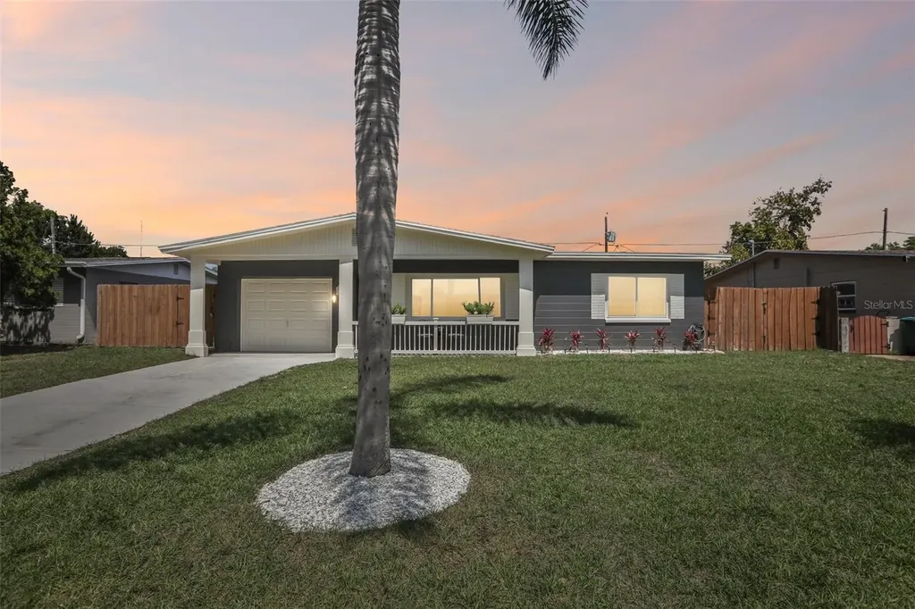 8541 75th Place Seminole FL 33777