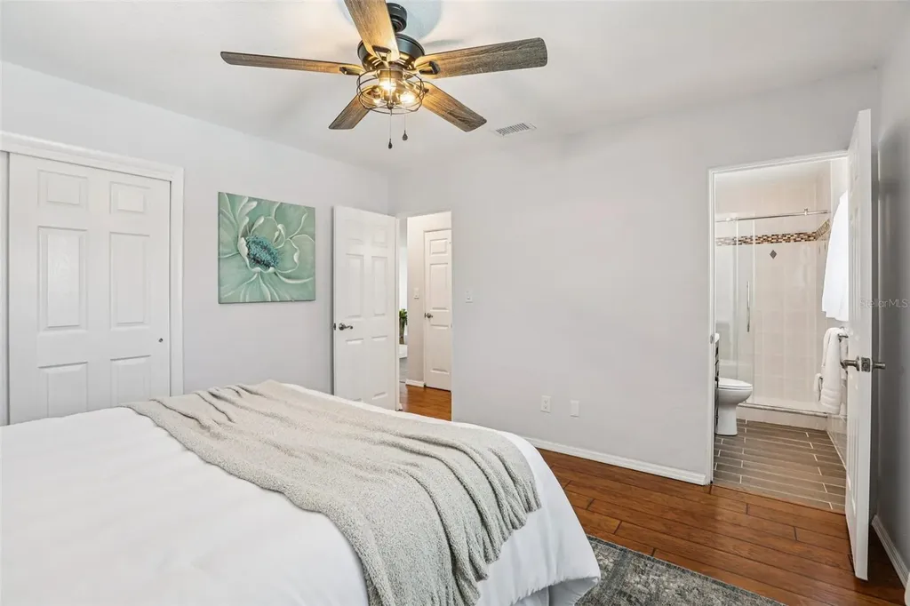 8541 75th Place Seminole FL 33777