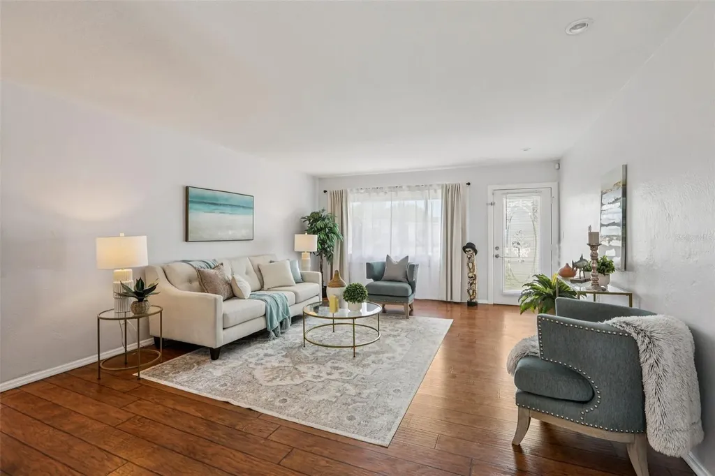 8541 75th Place Seminole FL 33777