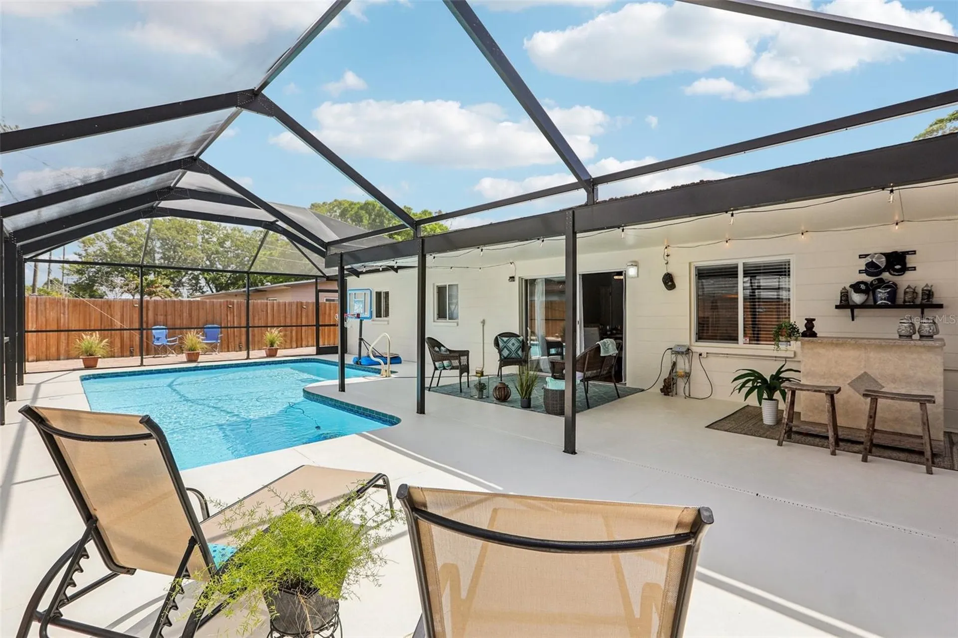 8541 75th Place Seminole FL 33777